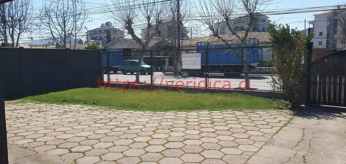 Casa con 5D 2B, terreno 700m2 con piscina en centro de Casablanca $240.000.000 - foto 2