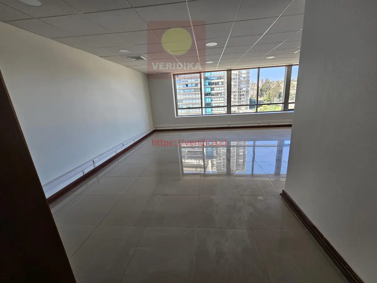 Arriendo oficina en Edificio Coraceros 110m2. - foto 6