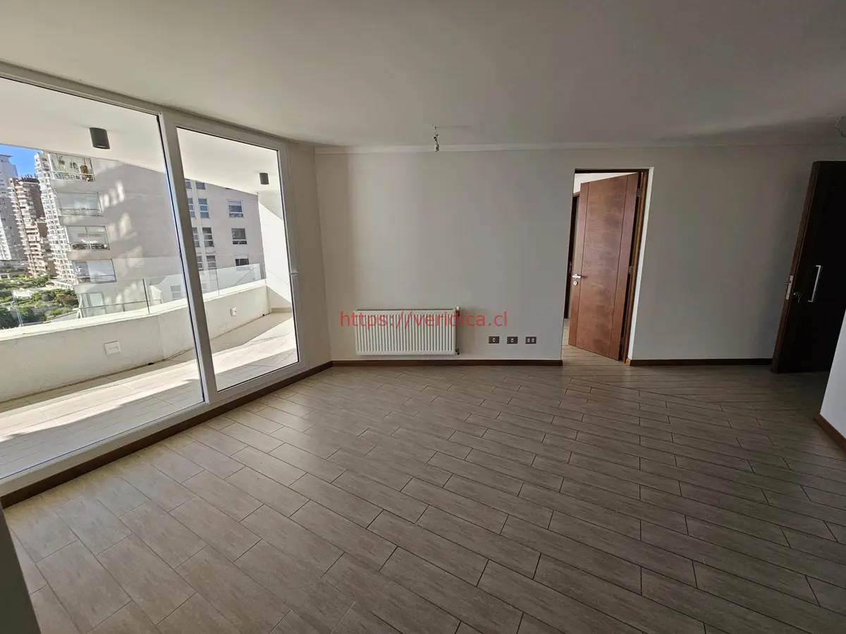 Arriendo año corrido depto. con cierre de terraza - foto 5