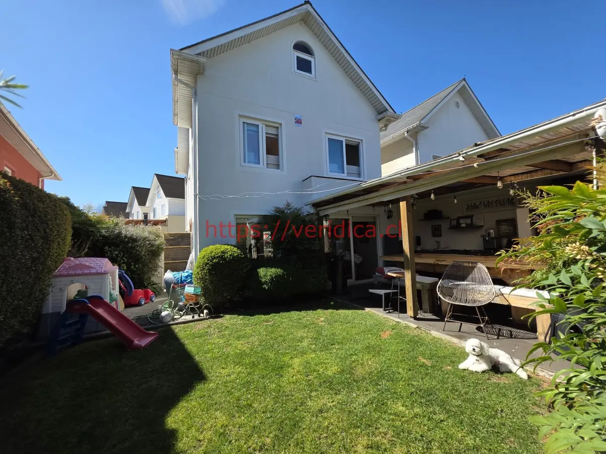 Vendo casa 170m2, 4 dormitorios, sala de estar mansarda - foto 3