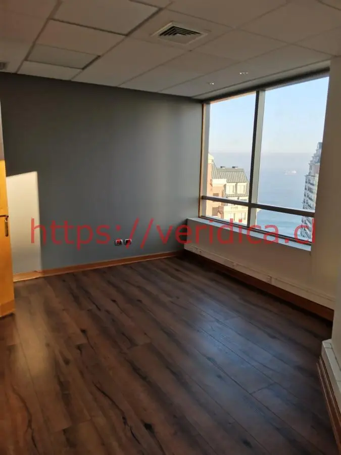 Veridika Vende exclusiva oficina en edificio Torre Coraceros - foto 5