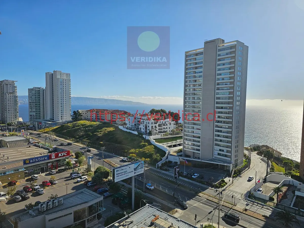 Veridika vende depto. como nuevo con 2 estacionamientos - foto 3