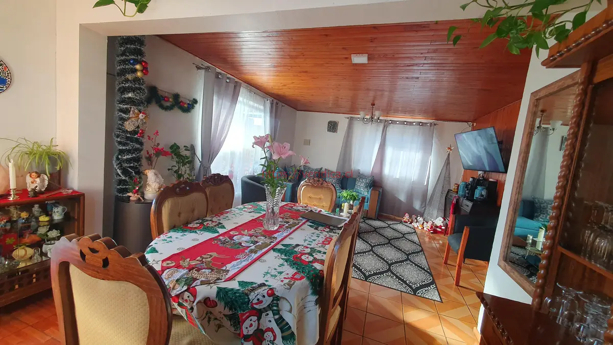 Oportunidad ! amplia casa a pasos de Nuevo Hospital. $139.000.000 - foto 3