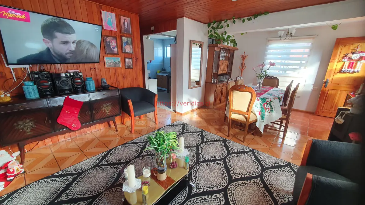 Oportunidad ! amplia casa a pasos de Nuevo Hospital. $139.000.000 - foto 4