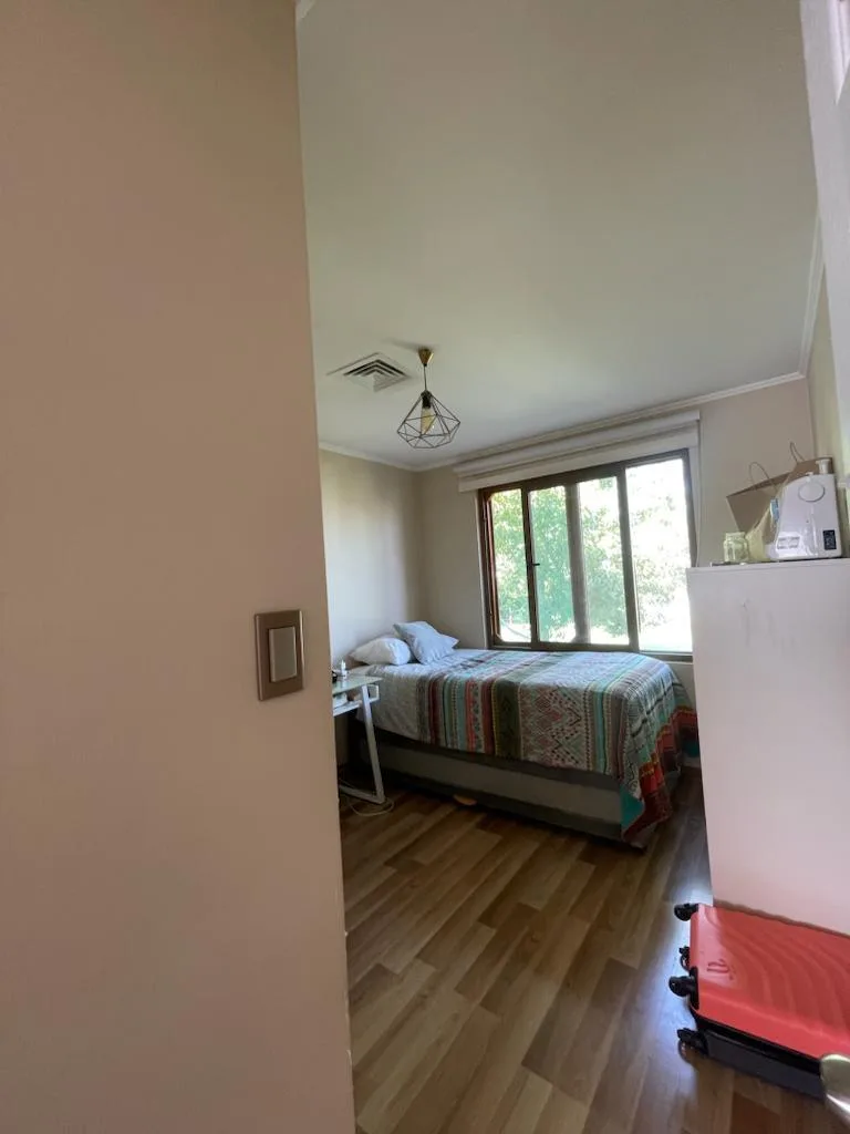 Preciosa casa en acomodado sector de Maipú. 4D, 3B, 2E, 1Bod UF 12.500 - foto 3