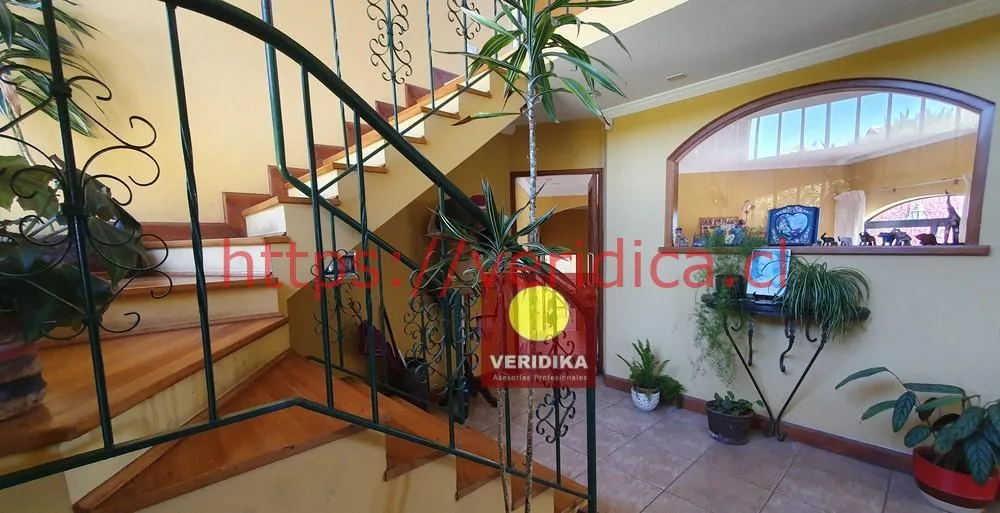 Veridika vende hermosa casa en condominio - foto 2