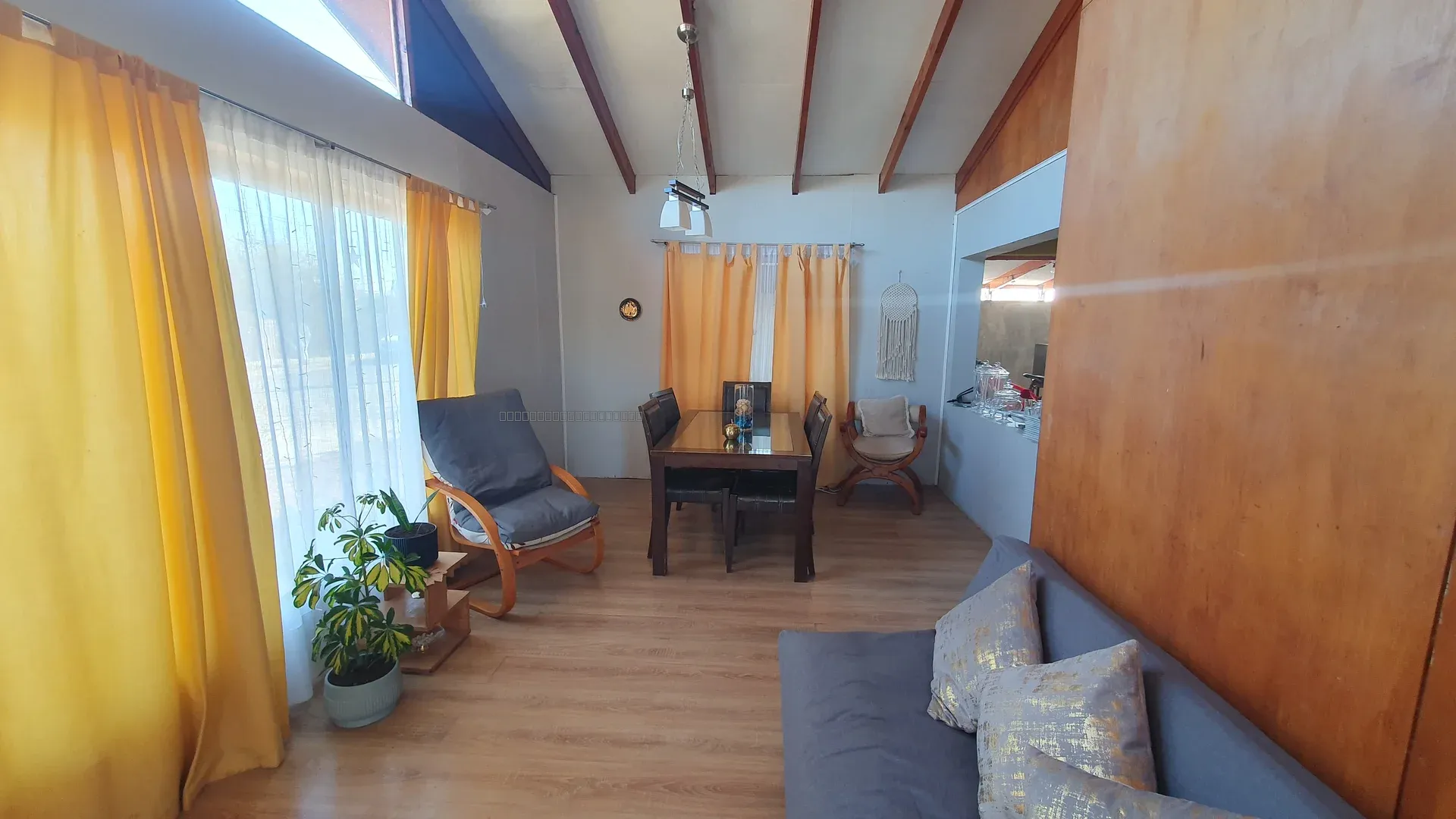 Oportunidad ! Casa aislada 234m2 Terreno y app 65m2 construidos $94.990.000 - foto 1