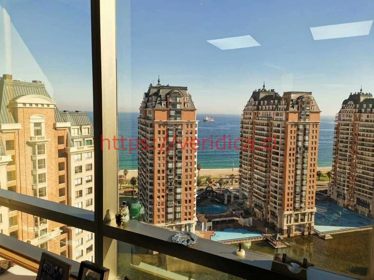 Veridika Vende exclusiva oficina en edificio Torre Coraceros - foto 1