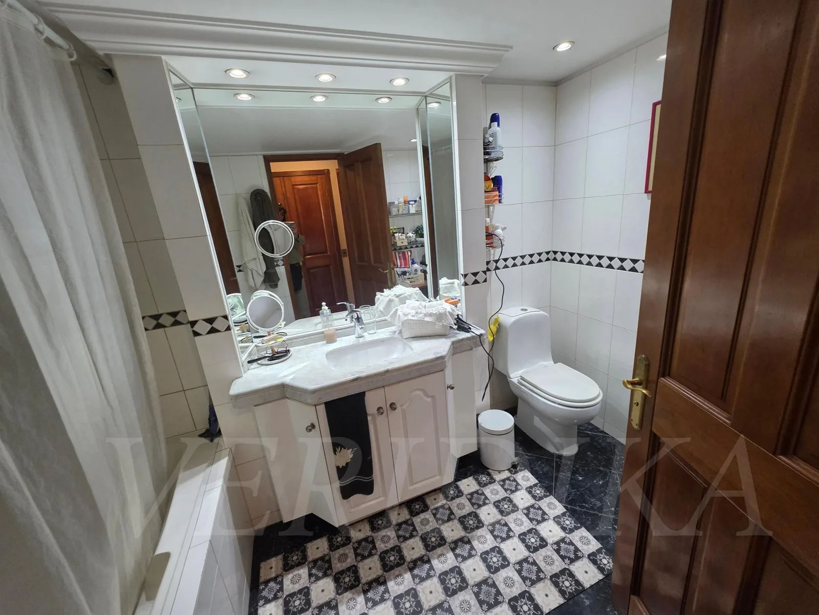 Vendo departamento con las comodidades de una casa - foto 1