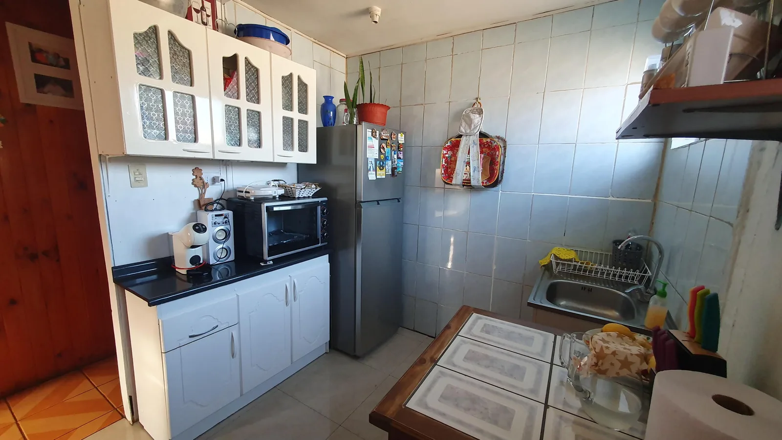 Oportunidad ! amplia casa a pasos de Nuevo Hospital. $139.000.000 - foto 2