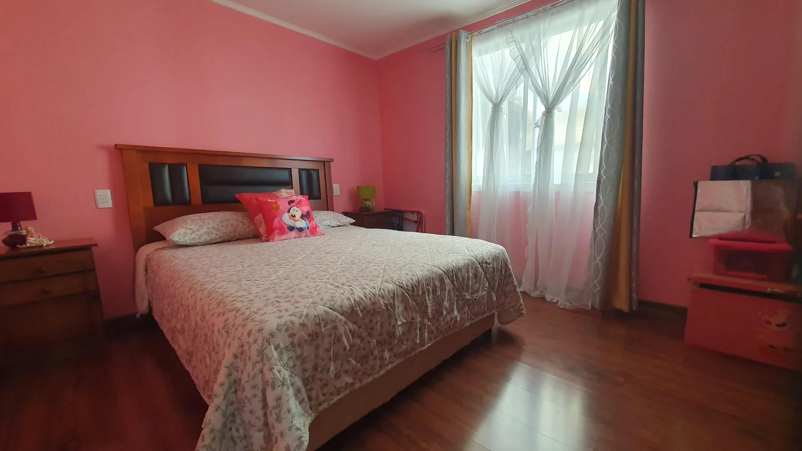 Oportunidad ! amplia casa a pasos de Nuevo Hospital. $139.000.000 - foto 3
