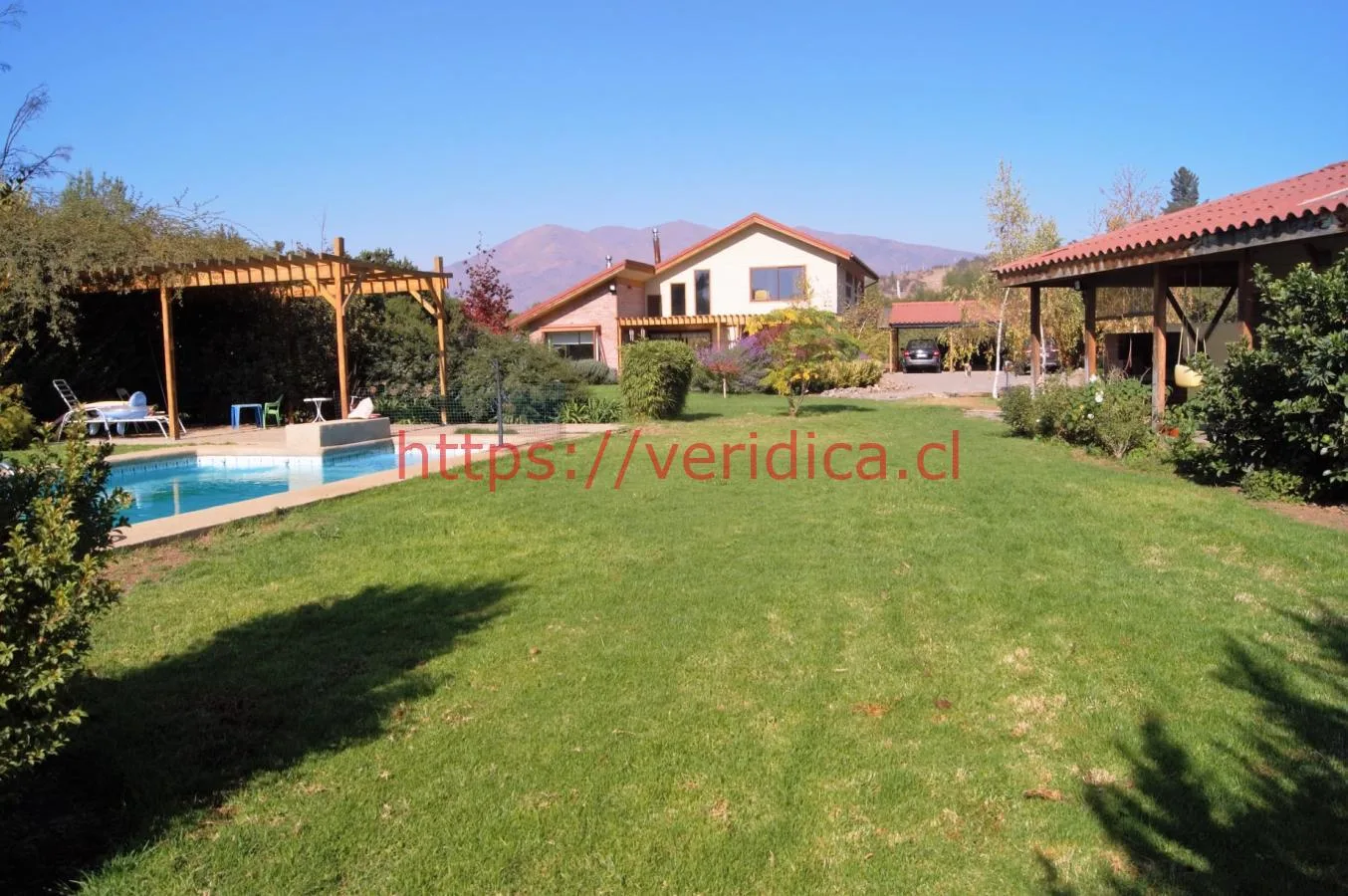 Veridika vende hermosa parcela de 5600m2 con casa de 240m2 - foto 1