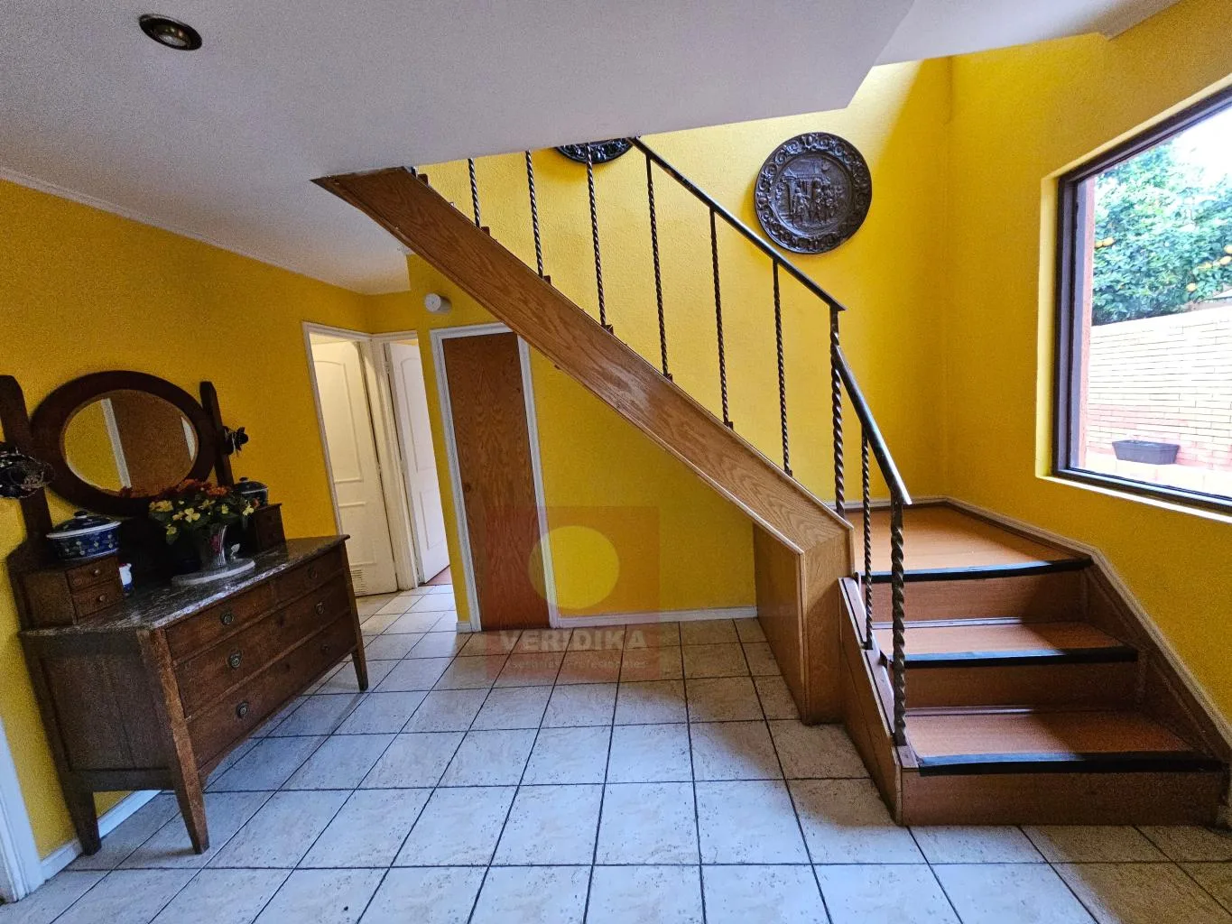 Veridika vende casa a pasos de Bilbao excelente estado - foto 1